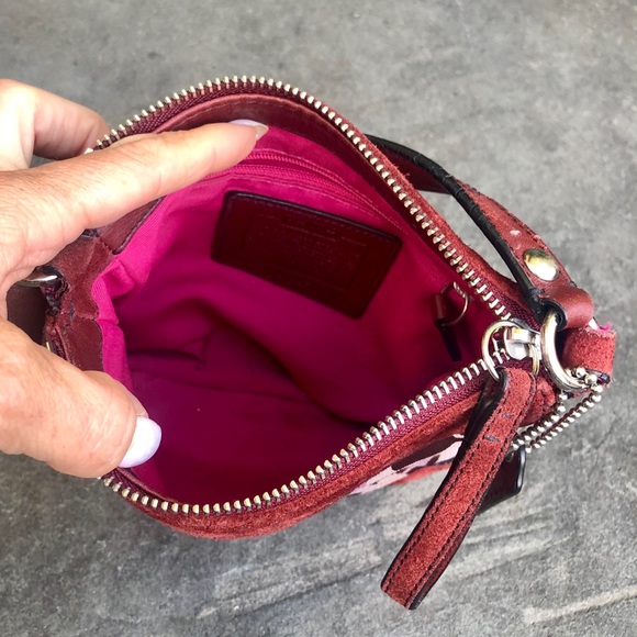 Coach Signature Mini - Picture 10 of 16